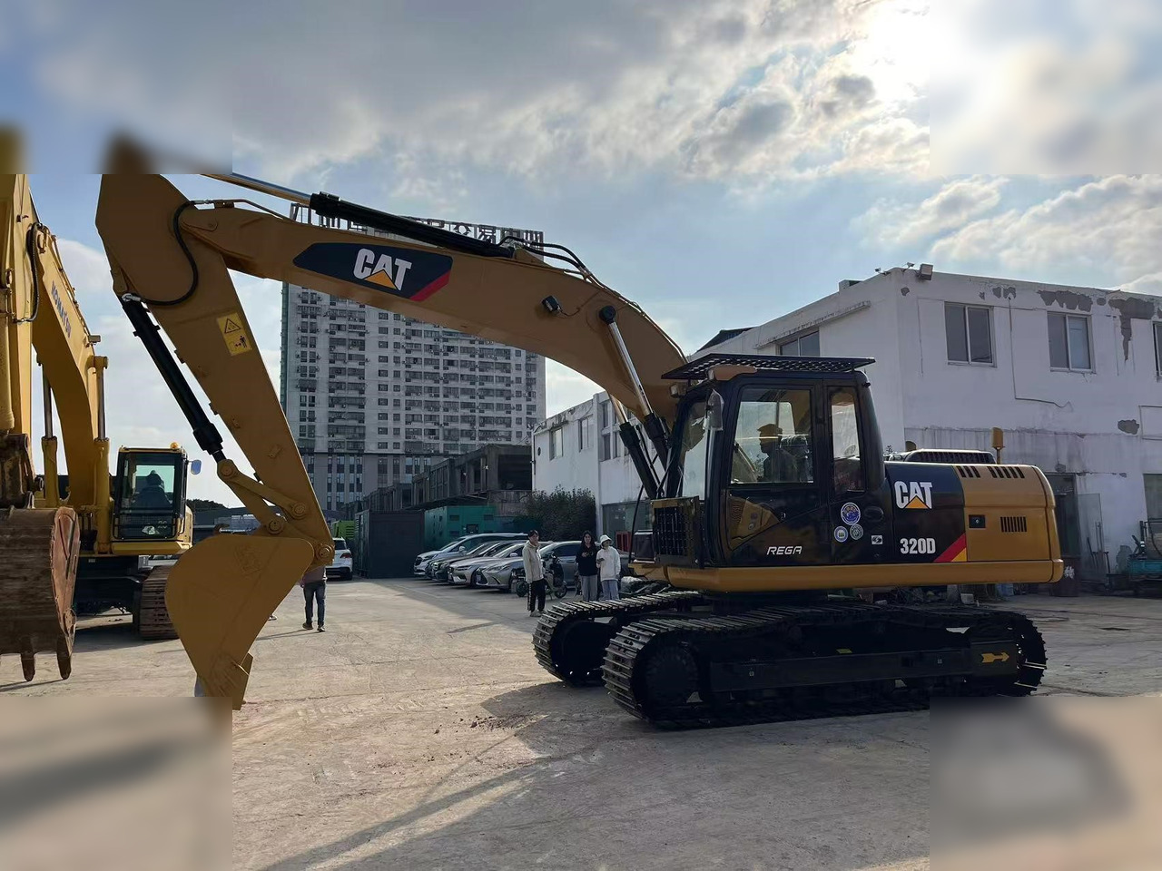 CATERPILLAR 320D - Гусеничный экскаватор: фото 3 CATERPILLAR 320D - Гусеничный экскаватор: фото 3