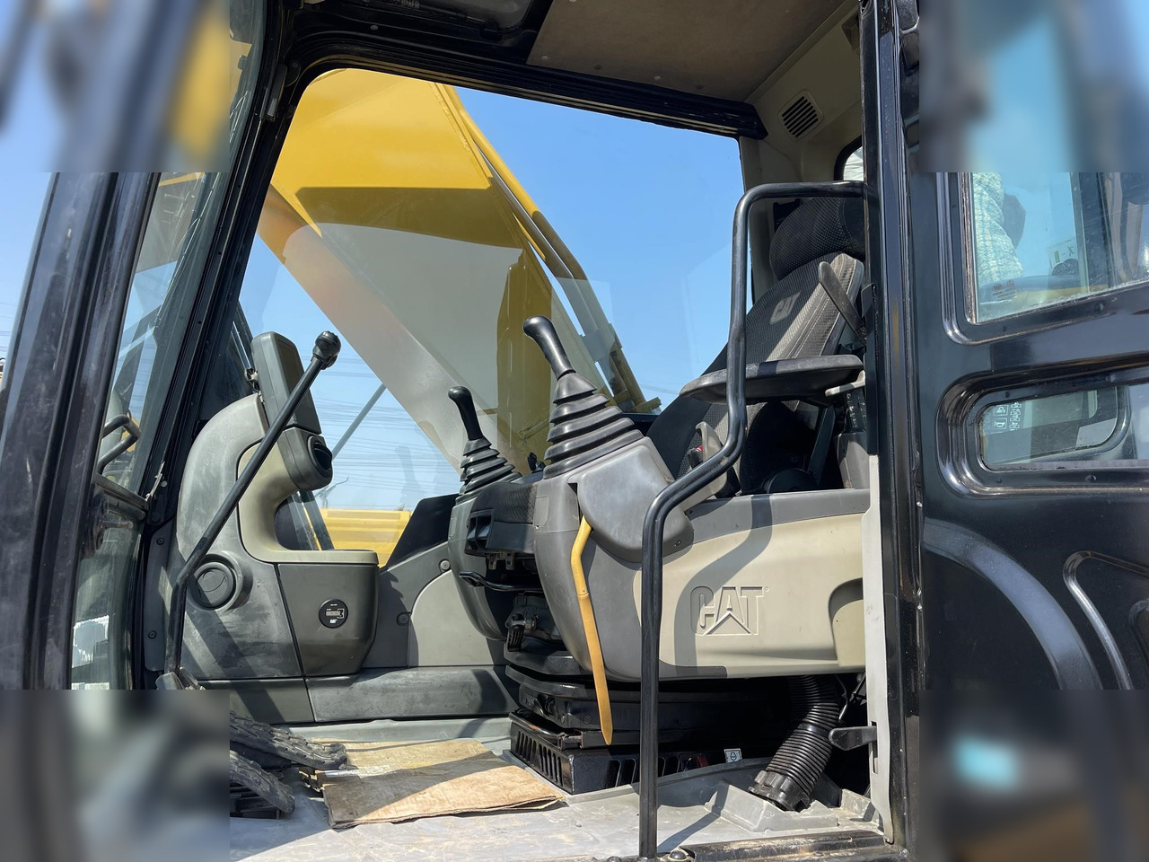 CATERPILLAR 330DL - Гусеничный экскаватор: фото 4 CATERPILLAR 330DL - Гусеничный экскаватор: фото 4