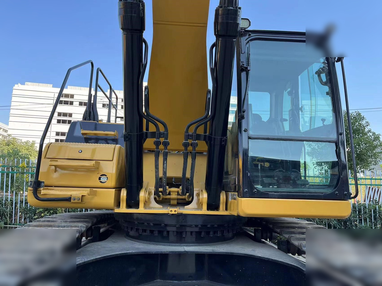 CATERPILLAR 336GC - Гусеничный экскаватор: фото 2 CATERPILLAR 336GC - Гусеничный экскаватор: фото 2