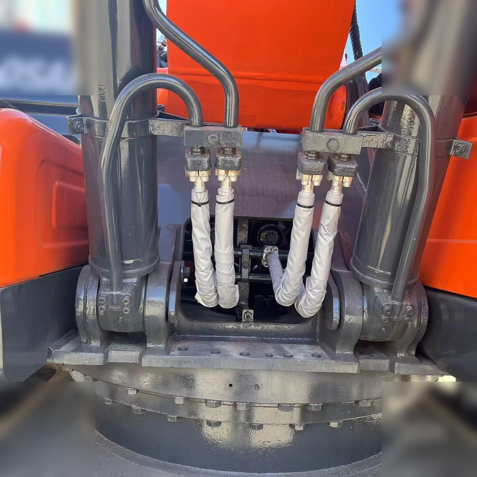 Гусеничный экскаватор DOOSAN DX260 LC: фото 7