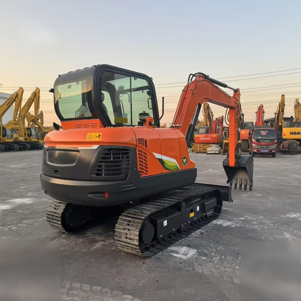 DOOSAN DX60E-10N - Гусеничный экскаватор: фото 2 DOOSAN DX60E-10N - Гусеничный экскаватор: фото 2