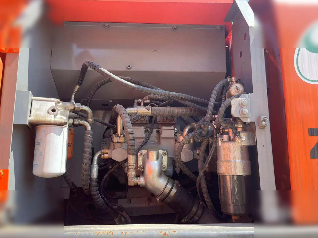 HITACHI ZX200-3 - Гусеничный экскаватор: фото 5 HITACHI ZX200-3 - Гусеничный экскаватор: фото 5