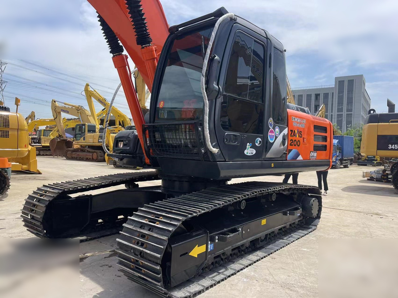 HITACHI ZX200 - Гусеничный экскаватор: фото 4 HITACHI ZX200 - Гусеничный экскаватор: фото 4