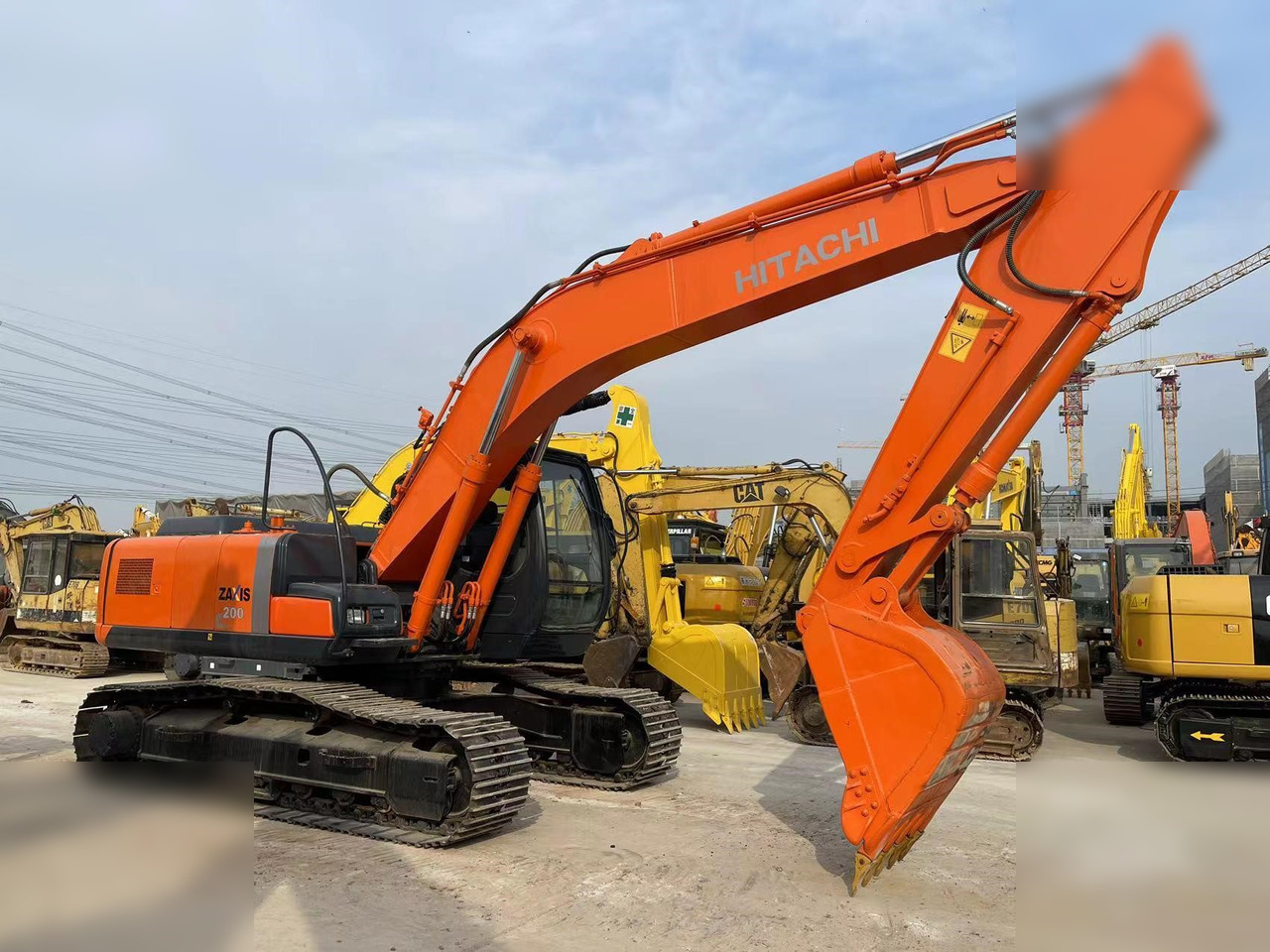 HITACHI ZX200 - Гусеничный экскаватор: фото 4 HITACHI ZX200 - Гусеничный экскаватор: фото 4