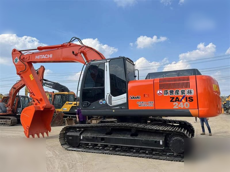 HITACHI ZX240-3 - Гусеничный экскаватор: фото 3 HITACHI ZX240-3 - Гусеничный экскаватор: фото 3