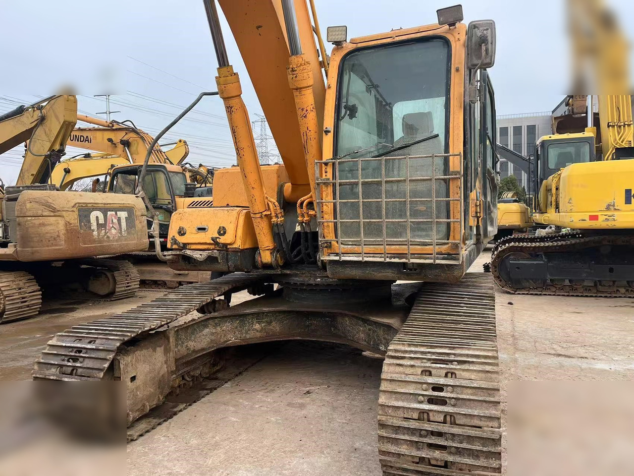 HYUNDAI ROBEX 220 LC-9S - Гусеничный экскаватор: фото 4 HYUNDAI ROBEX 220 LC-9S - Гусеничный экскаватор: фото 4