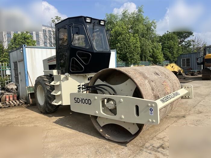 INGERSOLL-RAND SD100 - Каток: фото 3 INGERSOLL-RAND SD100 - Каток: фото 3