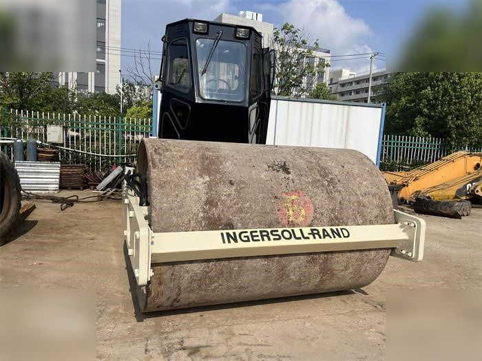 INGERSOLL-RAND SD100 - Каток: фото 2 INGERSOLL-RAND SD100 - Каток: фото 2