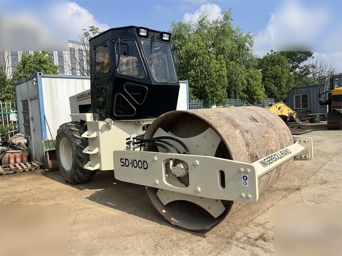 INGERSOLL-RAND SD100 - Каток: фото 3 INGERSOLL-RAND SD100 - Каток: фото 3