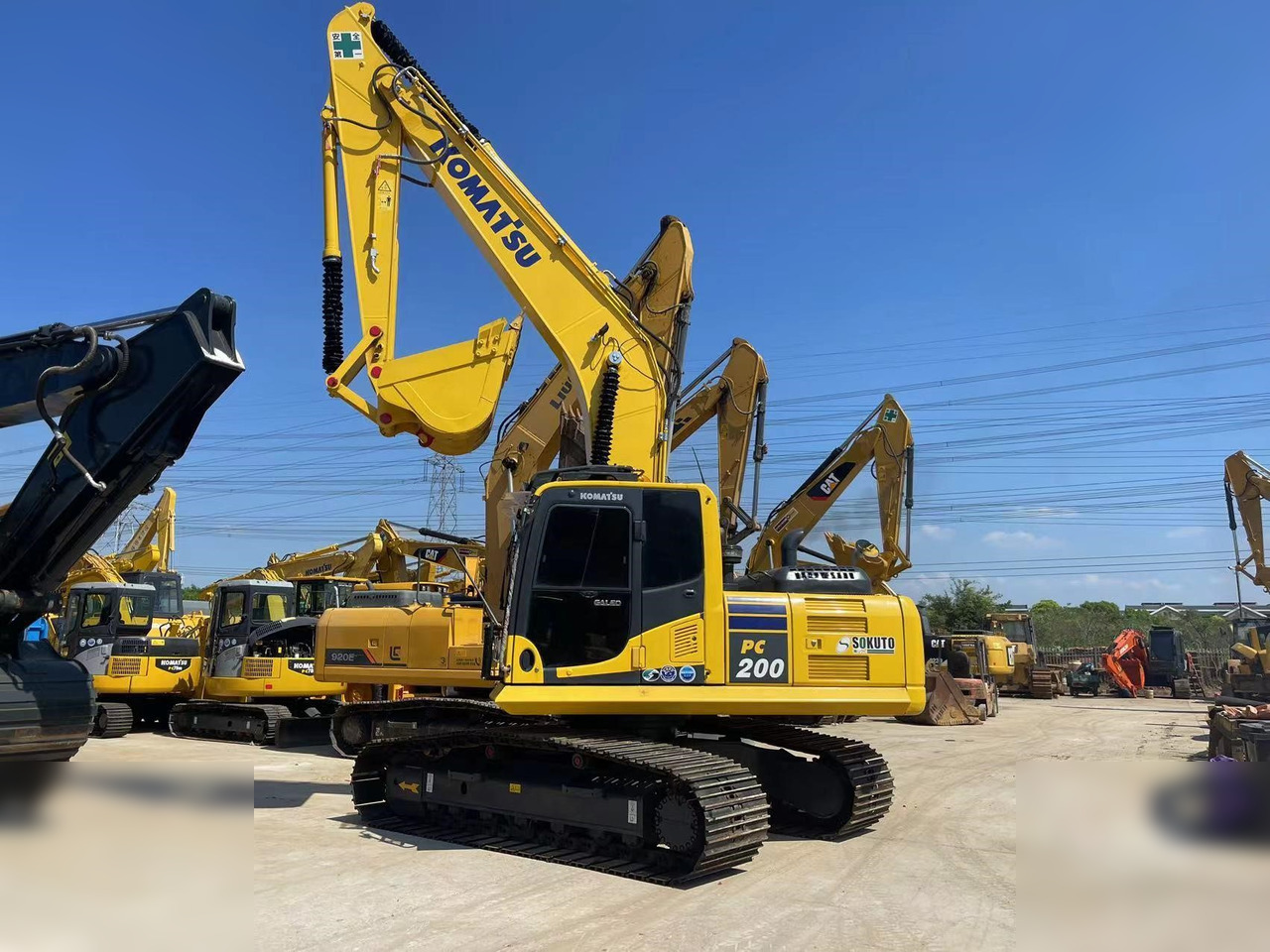 KOMATSU PC200-8 - Гусеничный экскаватор: фото 2 KOMATSU PC200-8 - Гусеничный экскаватор: фото 2
