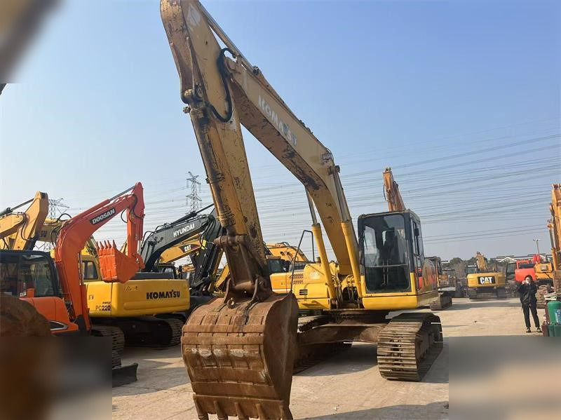 KOMATSU PC220-7 - Гусеничный экскаватор: фото 4 KOMATSU PC220-7 - Гусеничный экскаватор: фото 4