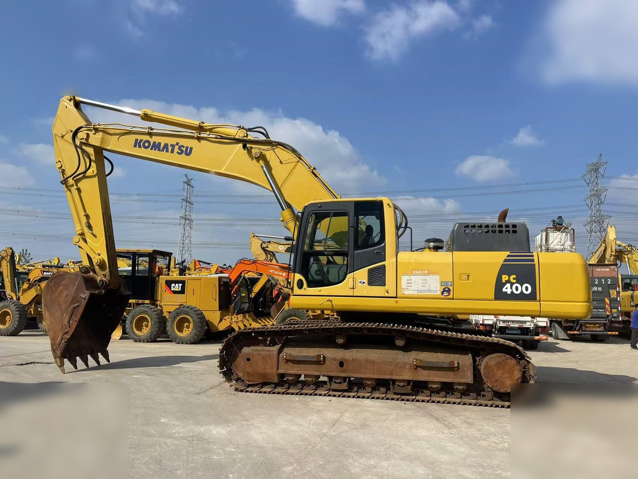KOMATSU PC400-8 - Гусеничный экскаватор: фото 1 KOMATSU PC400-8 - Гусеничный экскаватор: фото 1