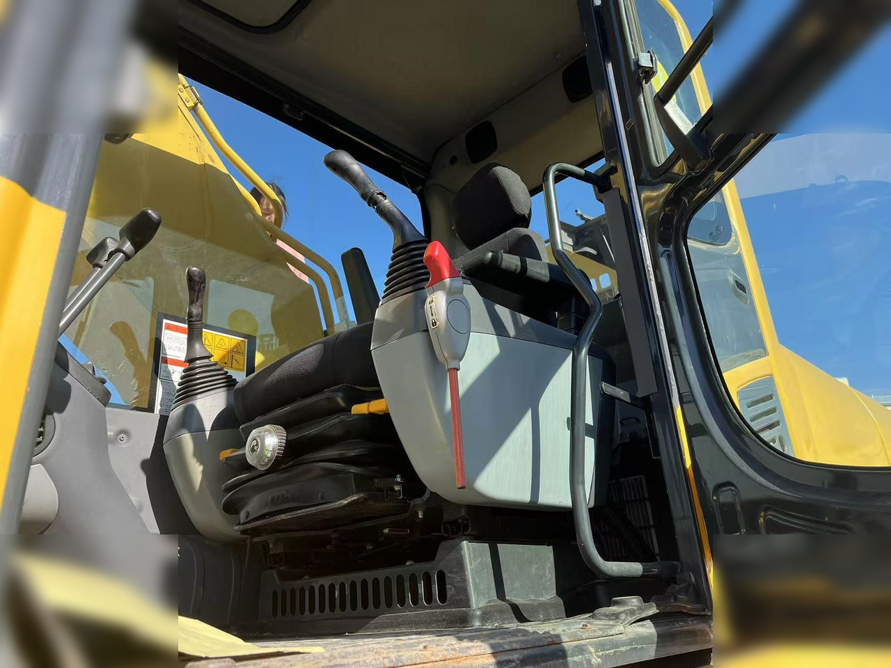 KOMATSU PC400-8R - Гусеничный экскаватор: фото 5 KOMATSU PC400-8R - Гусеничный экскаватор: фото 5