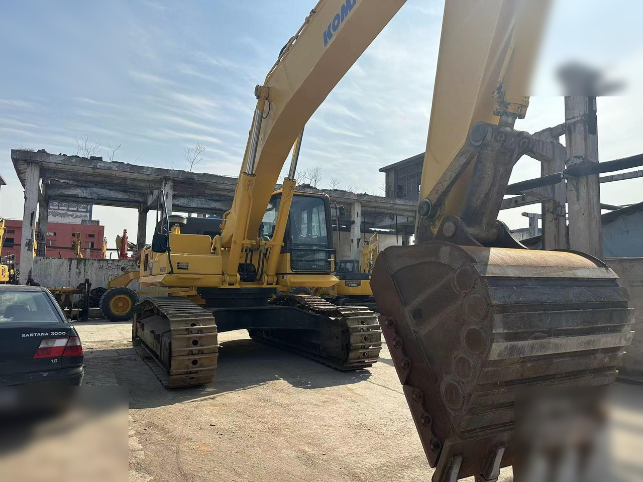 KOMATSU PC460 LC-8 - Гусеничный экскаватор: фото 3 KOMATSU PC460 LC-8 - Гусеничный экскаватор: фото 3