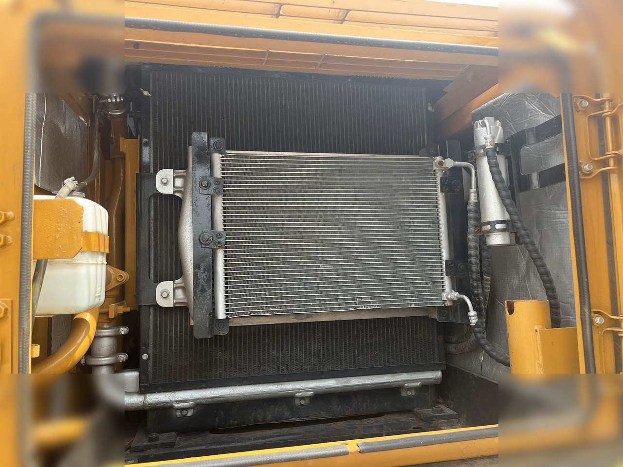 Гусеничный экскаватор SANY SY215C: фото 8 Гусеничный экскаватор SANY SY215C: фото 8