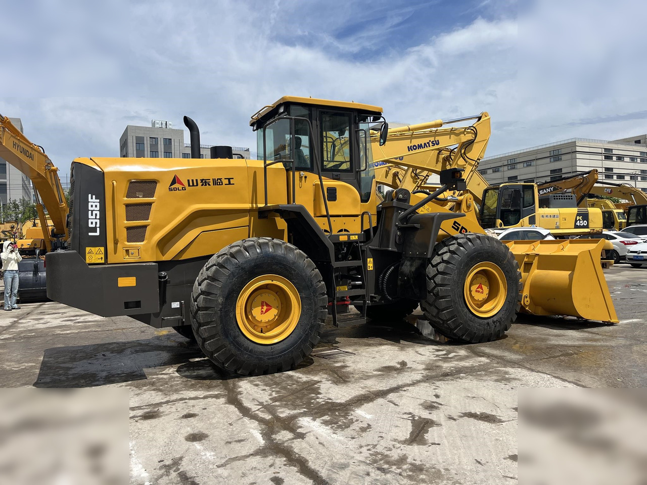 SDLG L958F - Колёсный погрузчик: фото 1 SDLG L958F - Колёсный погрузчик: фото 1