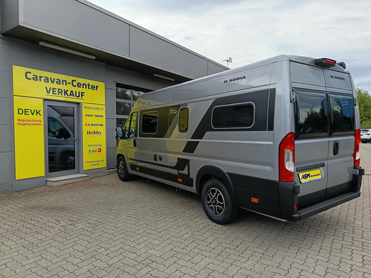 Adria Twin "60Y" 640 SLB 4,25MAXI*JUBILEE*MARKISE*LED - Кастенваген: фото 5 Adria Twin "60Y" 640 SLB 4,25MAXI*JUBILEE*MARKISE*LED - Кастенваген: фото 5