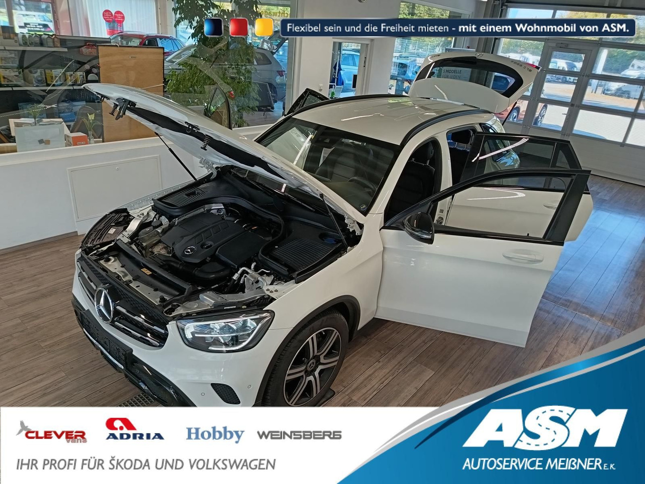 Mercedes-Benz GLC 220d AMG Line 4MATIC*AHK*NAVI*LED*R-KAM*DAB* - Внедорожник: фото 1 Mercedes-Benz GLC 220d AMG Line 4MATIC*AHK*NAVI*LED*R-KAM*DAB* - Внедорожник: фото 1