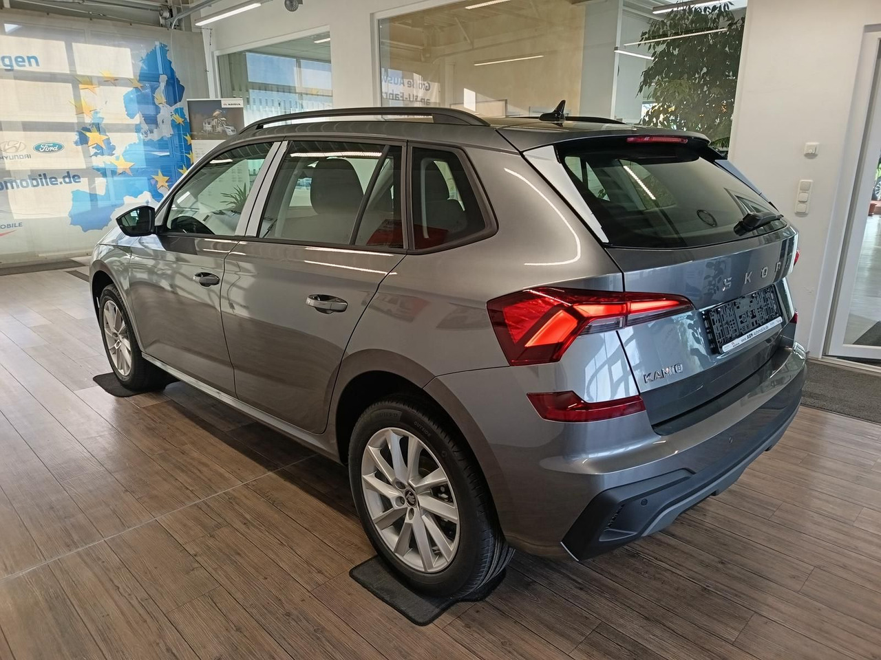 Skoda Kamiq 130 Jahre 1,5TSI DSG*AHK*ACC*LED*R-KAM*PDC - Внедорожник: фото 4 Skoda Kamiq 130 Jahre 1,5TSI DSG*AHK*ACC*LED*R-KAM*PDC - Внедорожник: фото 4