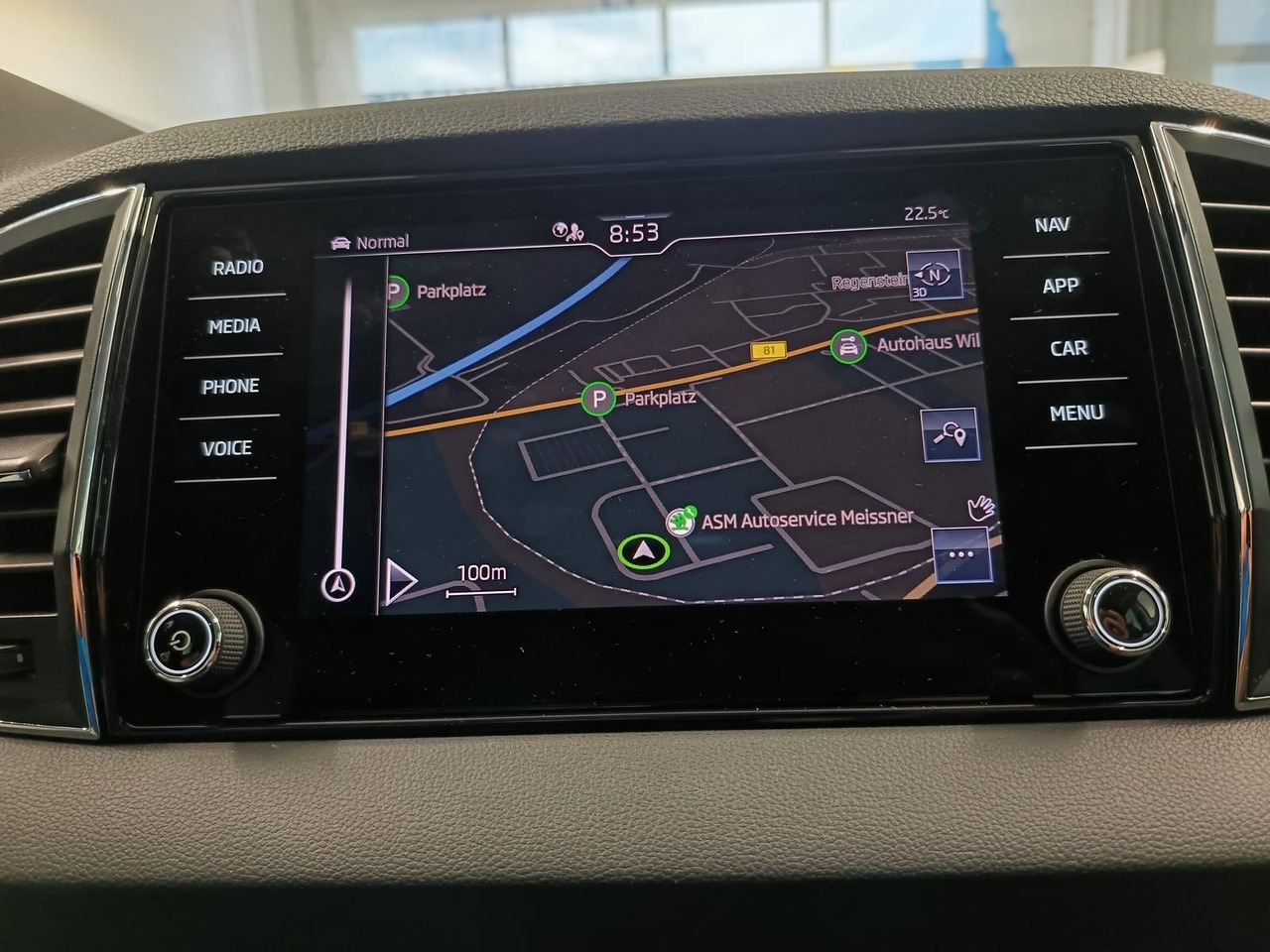 Внедорожник Skoda Karoq Style 1,5TSI DSG*AHK-VORBER*NAVI*LED*R-KAM: фото 12