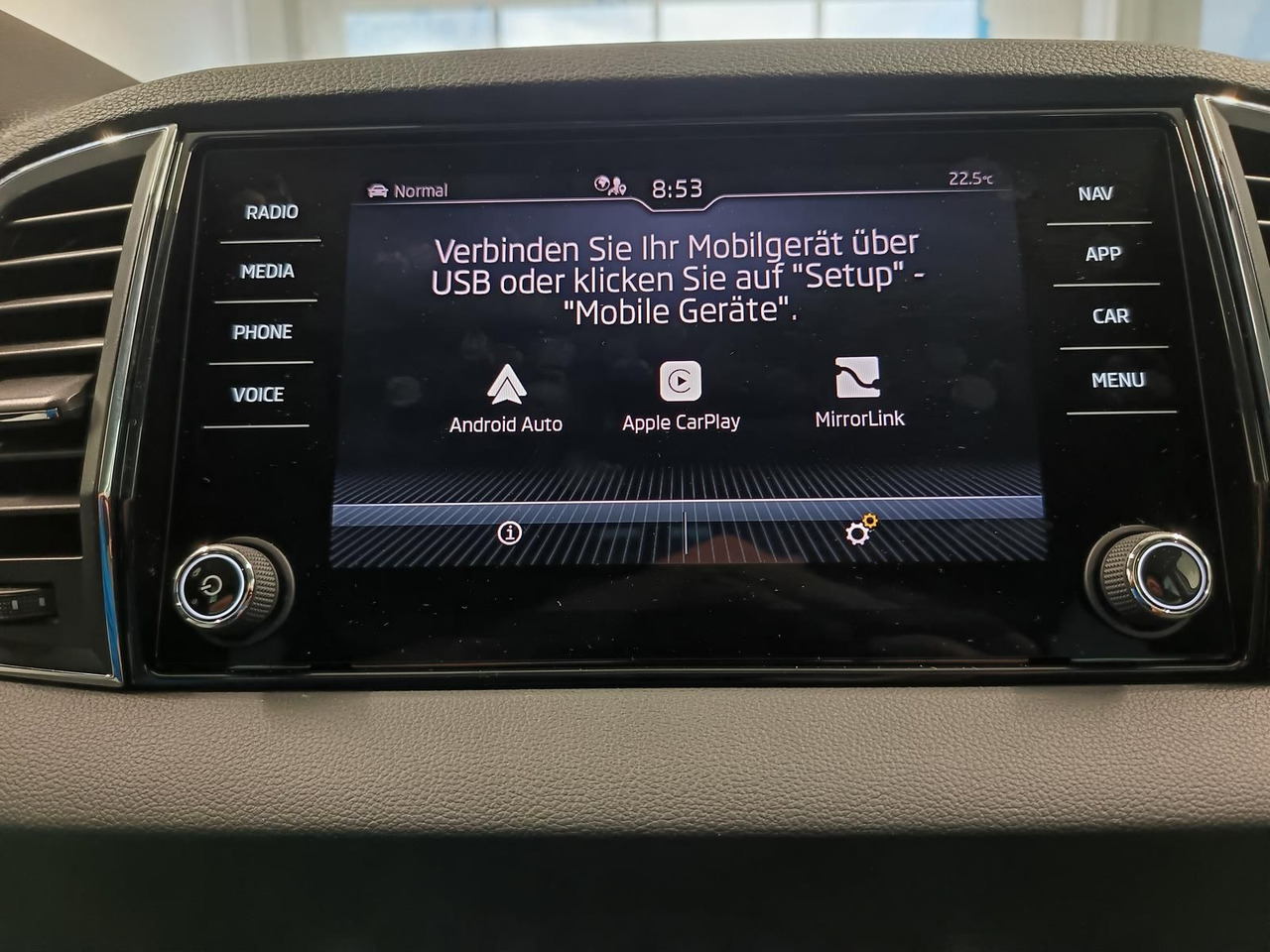 Внедорожник Skoda Karoq Style 1,5TSI DSG*AHK-VORBER*NAVI*LED*R-KAM: фото 13