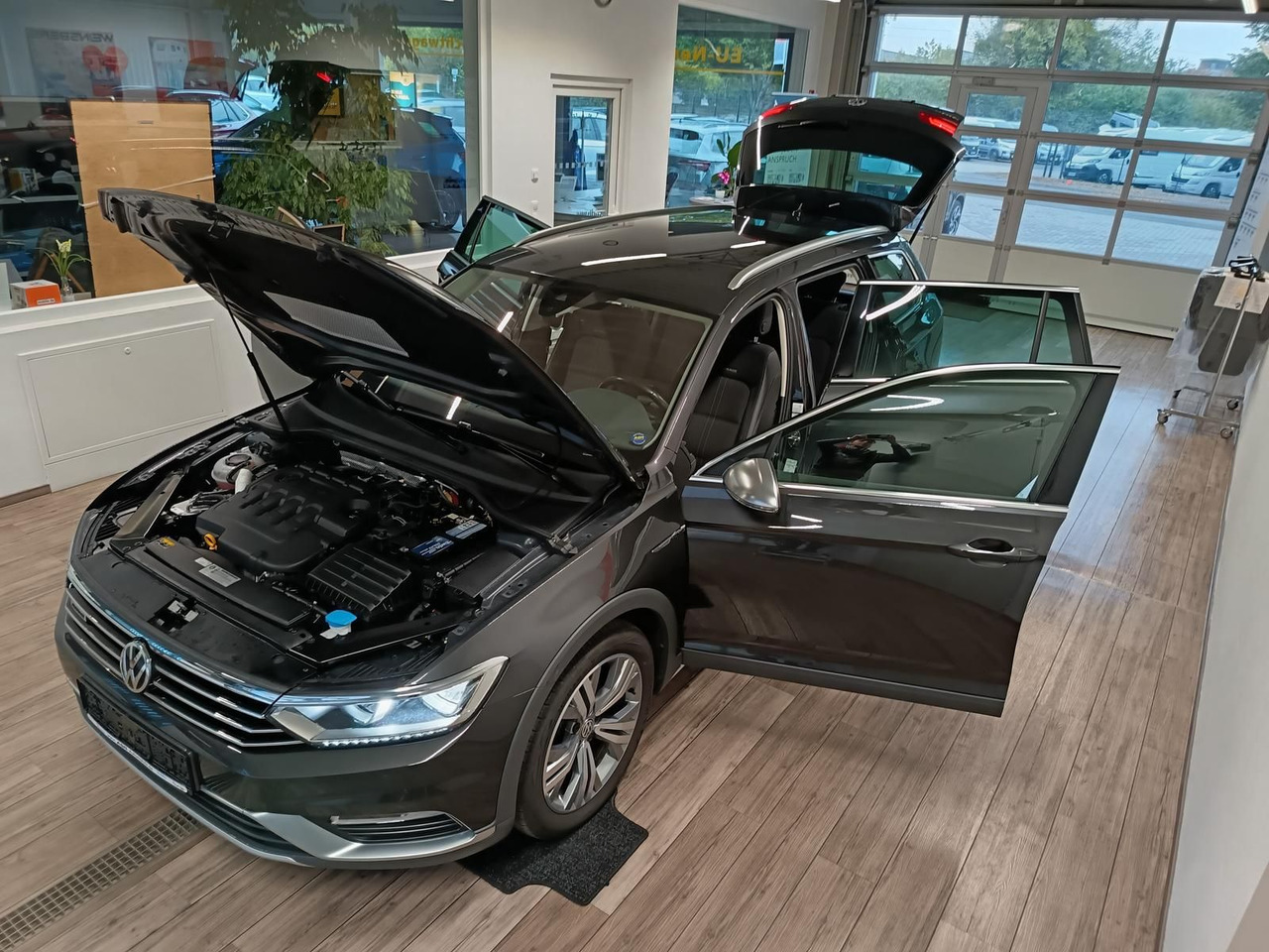 Volkswagen Passat Alltrack 2,0TDI DSG 4x4*360°*NAVI*ACC*LED - Универсал: фото 2 Volkswagen Passat Alltrack 2,0TDI DSG 4x4*360°*NAVI*ACC*LED - Универсал: фото 2