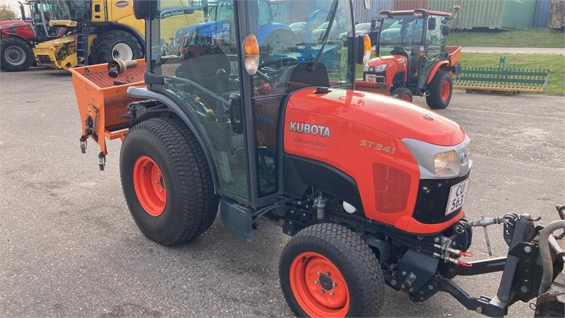 Kubota ST341 inkl. 150 cm kost og udlægger - Коммунальный трактор: фото 4 Kubota ST341 inkl. 150 cm kost og udlægger - Коммунальный трактор: фото 4