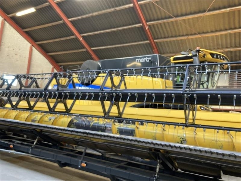 New Holland 35” Varifeed - Жатка зерновая: фото 3 New Holland 35” Varifeed - Жатка зерновая: фото 3