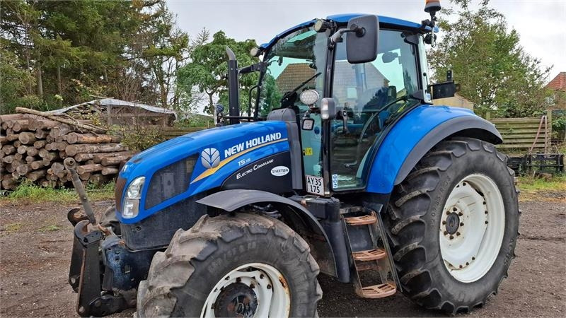 New Holland T5.115 EC - Трактор: фото 1 New Holland T5.115 EC - Трактор: фото 1