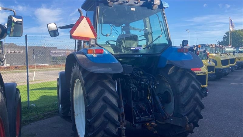 New Holland TS115  - Трактор: фото 3 New Holland TS115  - Трактор: фото 3