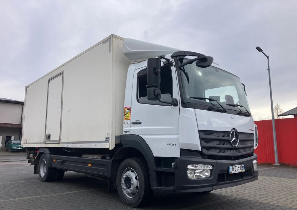 Mercedes-Benz ATEGO 1218 KURIERKA KONTENER 15 PALET - Грузовик с закрытым кузовом: фото 2 Mercedes-Benz ATEGO 1218 KURIERKA KONTENER 15 PALET - Грузовик с закрытым кузовом: фото 2