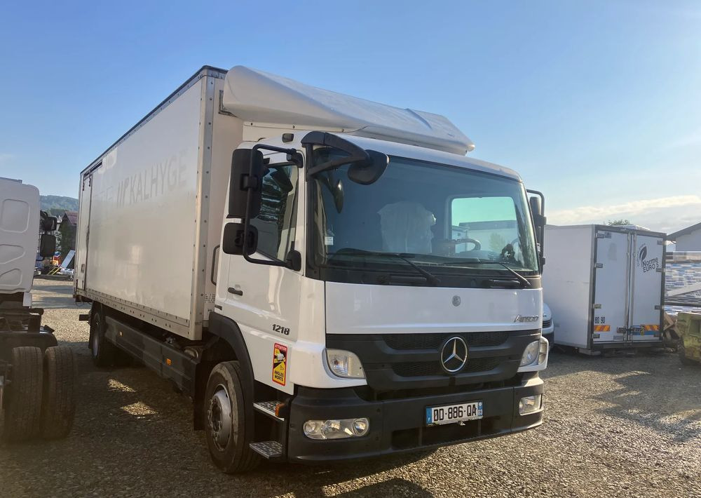 Mercedes-Benz Atego 1218  kurierka kontener - Грузовик с закрытым кузовом: фото 1 Mercedes-Benz Atego 1218  kurierka kontener - Грузовик с закрытым кузовом: фото 1