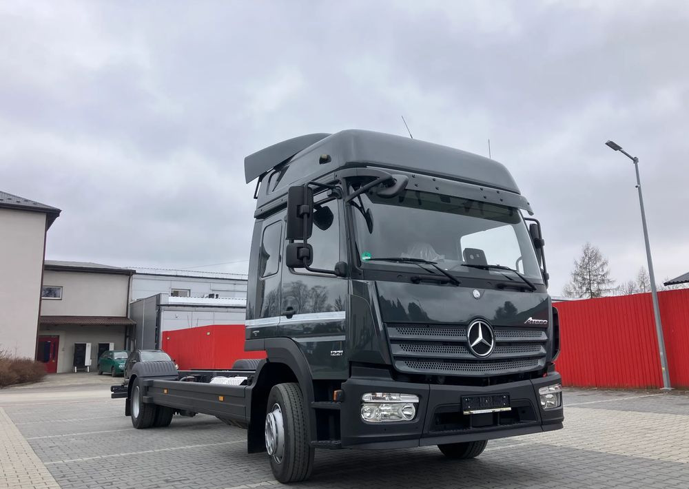 Mercedes-Benz Mercedes Atego 1221 sypialka euro6 Rama do zabudowy - Грузовик-шасси: фото 2 Mercedes-Benz Mercedes Atego 1221 sypialka euro6 Rama do zabudowy - Грузовик-шасси: фото 2