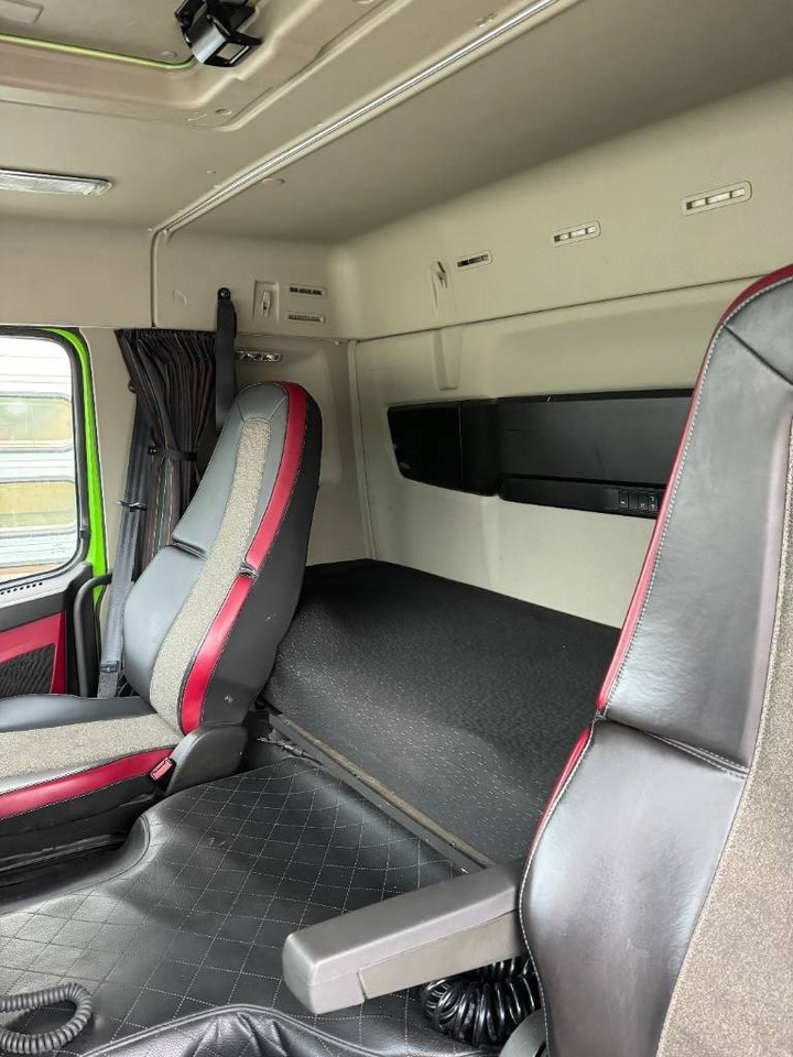 Самосвал Volvo FM 8*4: фото 10