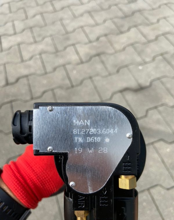 Czujnik poziomu paliwa MAN TGX TGS smok ssak jak NOWY - Сенсор для Грузовиков: фото 2 Czujnik poziomu paliwa MAN TGX TGS smok ssak jak NOWY - Сенсор для Грузовиков: фото 2