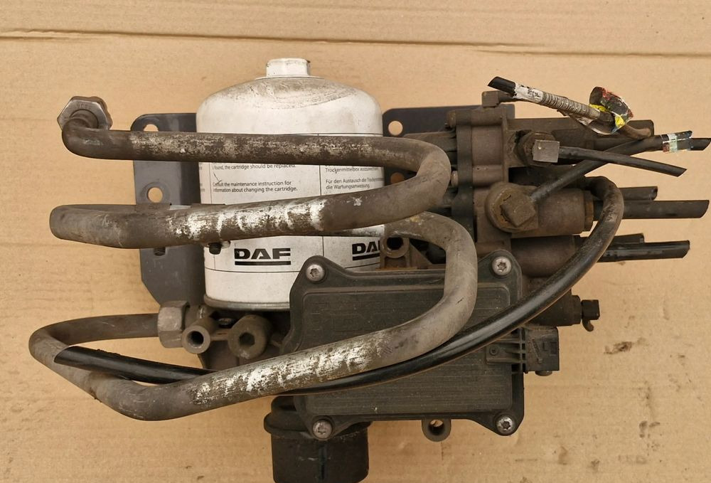 DAF XF OSUSZACZ POWIETRZA APS - Детали тормозной системы для Грузовиков: фото 1 DAF XF OSUSZACZ POWIETRZA APS - Детали тормозной системы для Грузовиков: фото 1