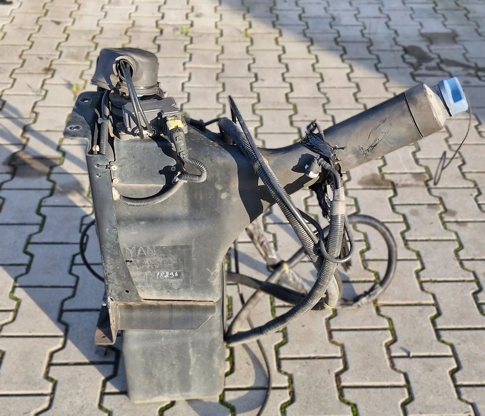 MAN TG3 TGX ZBIORNIK ADBLUE 81.15402-5037 - Подготовка топлива: фото 3 MAN TG3 TGX ZBIORNIK ADBLUE 81.15402-5037 - Подготовка топлива: фото 3