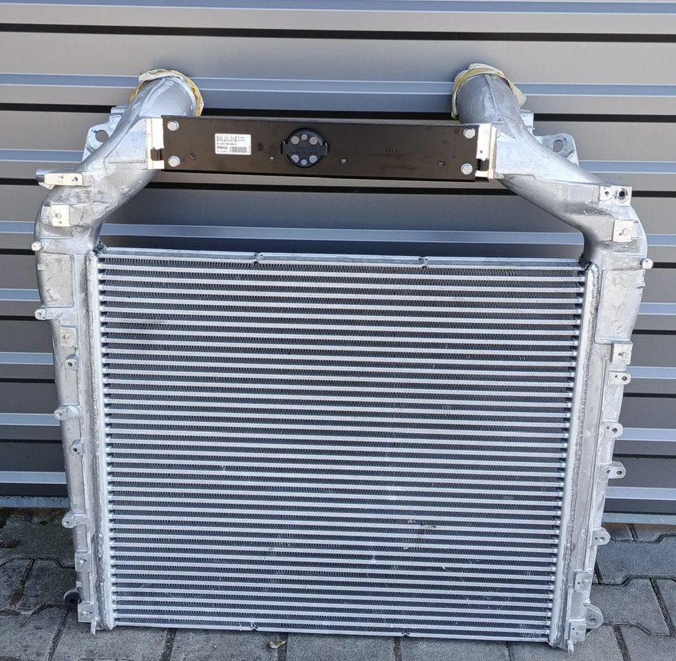 MAN TGS TG3 CHŁODNICA POWIETRZA INTERCOOLER NOWY - Система охлаждения: фото 2 MAN TGS TG3 CHŁODNICA POWIETRZA INTERCOOLER NOWY - Система охлаждения: фото 2