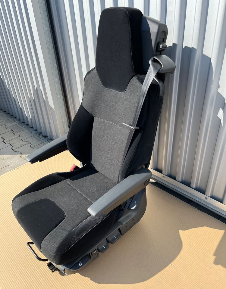 NOWY Fotel kierowcy MAN TG3 TGX nowy model siedzenie lewe - Кабина и интерьер для Грузовиков: фото 2 NOWY Fotel kierowcy MAN TG3 TGX nowy model siedzenie lewe - Кабина и интерьер для Грузовиков: фото 2