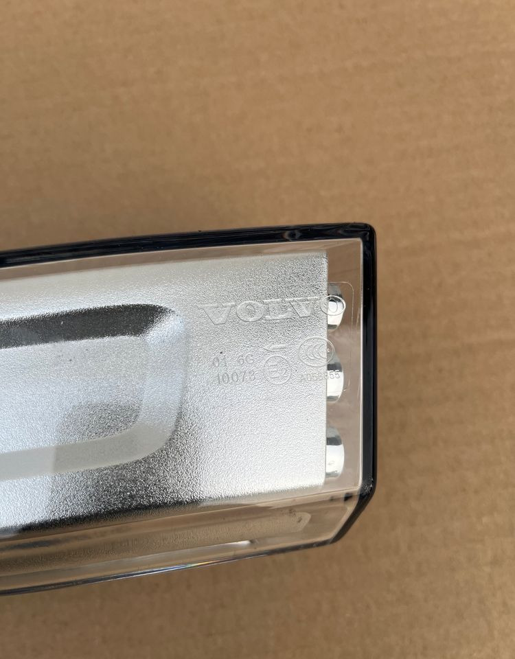 NOWY kierunkowskaz Volvo FH 4 euro 6 migacz - Свет/ Освещение для Грузовиков: фото 2 NOWY kierunkowskaz Volvo FH 4 euro 6 migacz - Свет/ Освещение для Грузовиков: фото 2