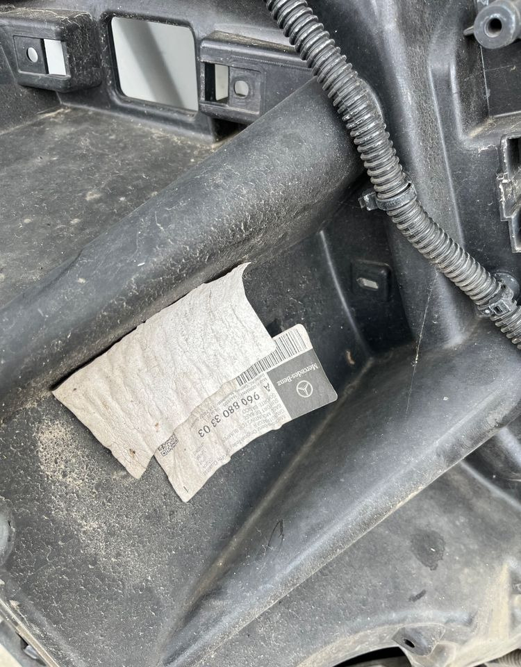 Narożnik zderzaka Mercedes Actros MP4 lampa garnek obudowa halogen - Угол бампера для Грузовиков: фото 3 Narożnik zderzaka Mercedes Actros MP4 lampa garnek obudowa halogen - Угол бампера для Грузовиков: фото 3