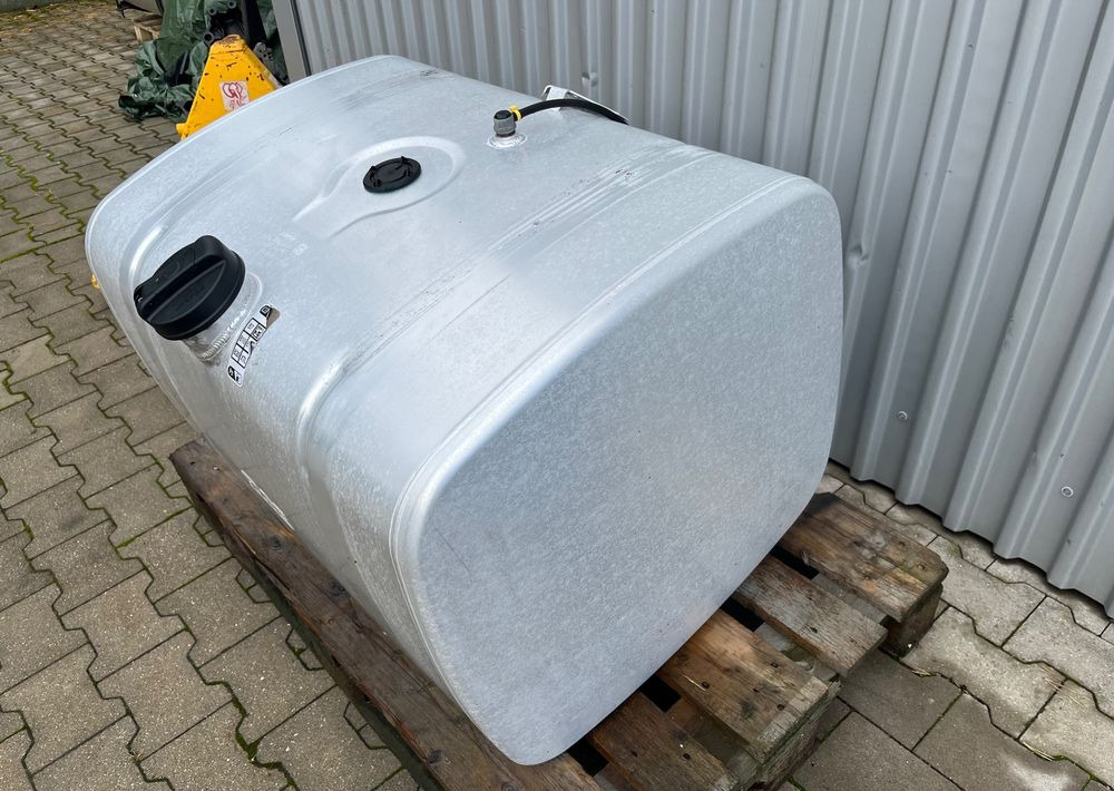 Zbiornik paliwa DAF XF XG CF 335 litrów bak - Подготовка топлива для Грузовиков: фото 3 Zbiornik paliwa DAF XF XG CF 335 litrów bak - Подготовка топлива для Грузовиков: фото 3