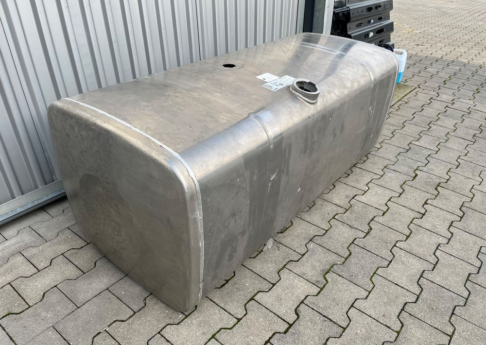 Zbiornik paliwa MAN TGX TGS 590 litrów bak - Подготовка топлива для Грузовиков: фото 3 Zbiornik paliwa MAN TGX TGS 590 litrów bak - Подготовка топлива для Грузовиков: фото 3