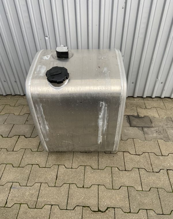 Zbiornik paliwa Volvo FH FM Renault 240 litrów jak NOWY bak - Топливный бак для Грузовиков: фото 1 Zbiornik paliwa Volvo FH FM Renault 240 litrów jak NOWY bak - Топливный бак для Грузовиков: фото 1