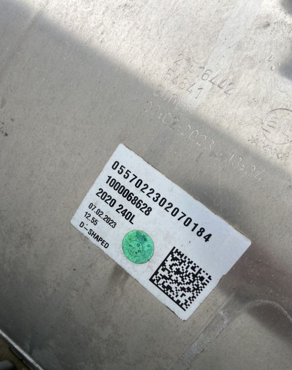 Zbiornik paliwa Volvo FH FM Renault 240 litrów jak NOWY bak - Топливный бак для Грузовиков: фото 4 Zbiornik paliwa Volvo FH FM Renault 240 litrów jak NOWY bak - Топливный бак для Грузовиков: фото 4