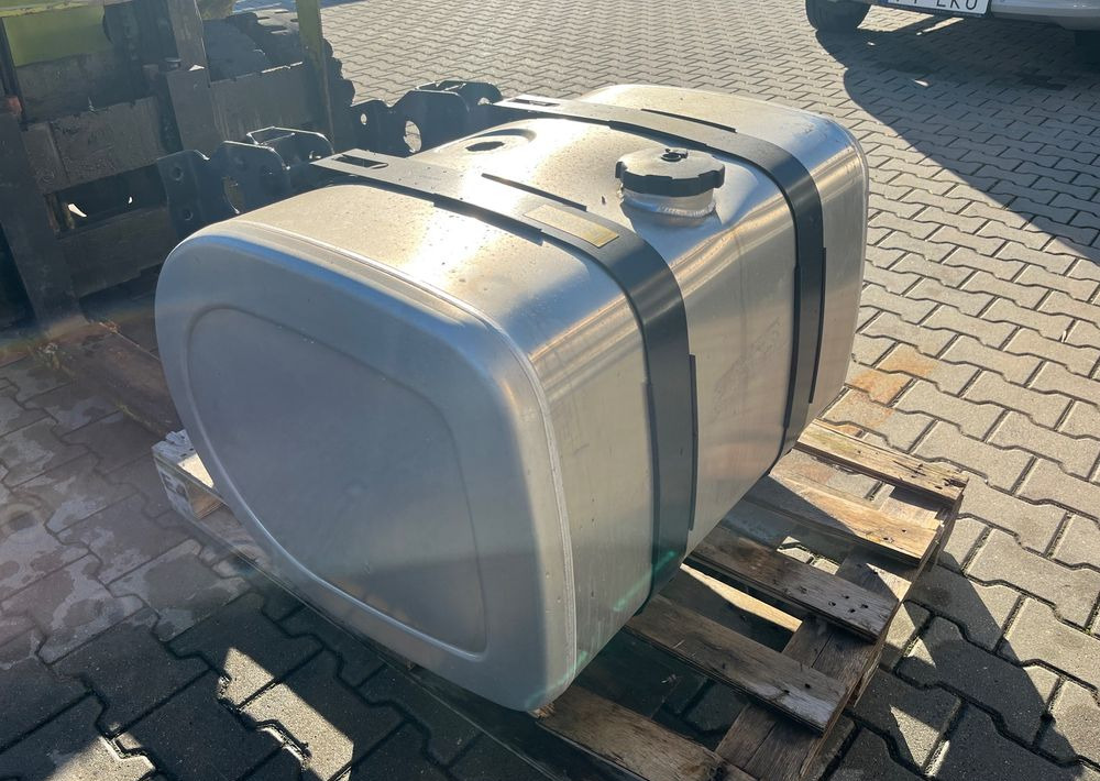 Zbiornik paliwa Volvo FH FM Renault 255 L low deck megi bak - Подготовка топлива для Грузовиков: фото 5 Zbiornik paliwa Volvo FH FM Renault 255 L low deck megi bak - Подготовка топлива для Грузовиков: фото 5