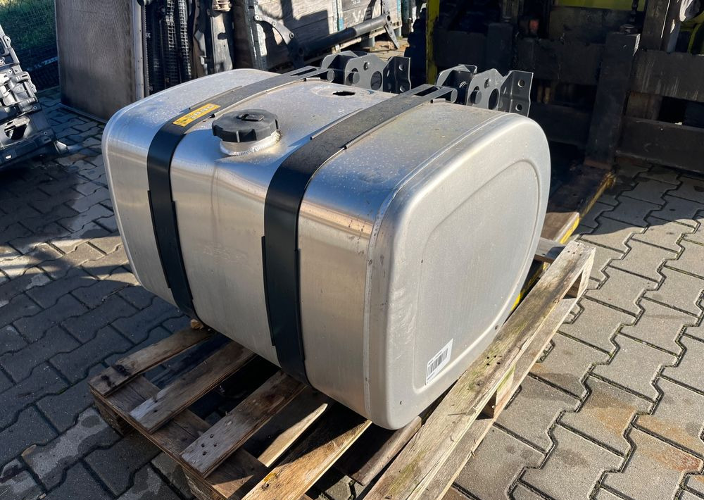 Zbiornik paliwa Volvo FH FM Renault 255 L low deck megi bak - Подготовка топлива для Грузовиков: фото 1 Zbiornik paliwa Volvo FH FM Renault 255 L low deck megi bak - Подготовка топлива для Грузовиков: фото 1