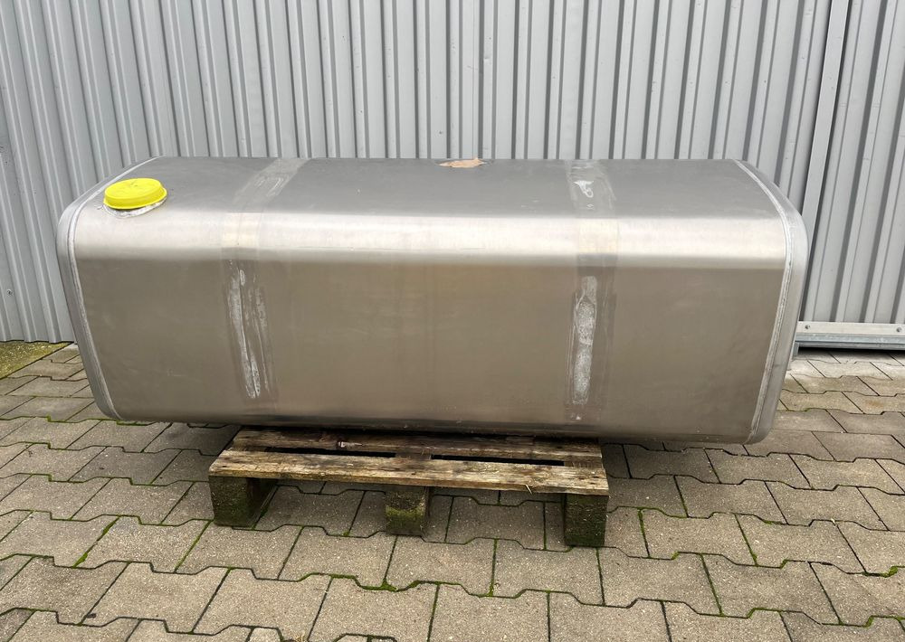 Zbiornik paliwa Volvo FH FM Renault 445 litrów bak low deck - Подготовка топлива для Грузовиков: фото 1 Zbiornik paliwa Volvo FH FM Renault 445 litrów bak low deck - Подготовка топлива для Грузовиков: фото 1