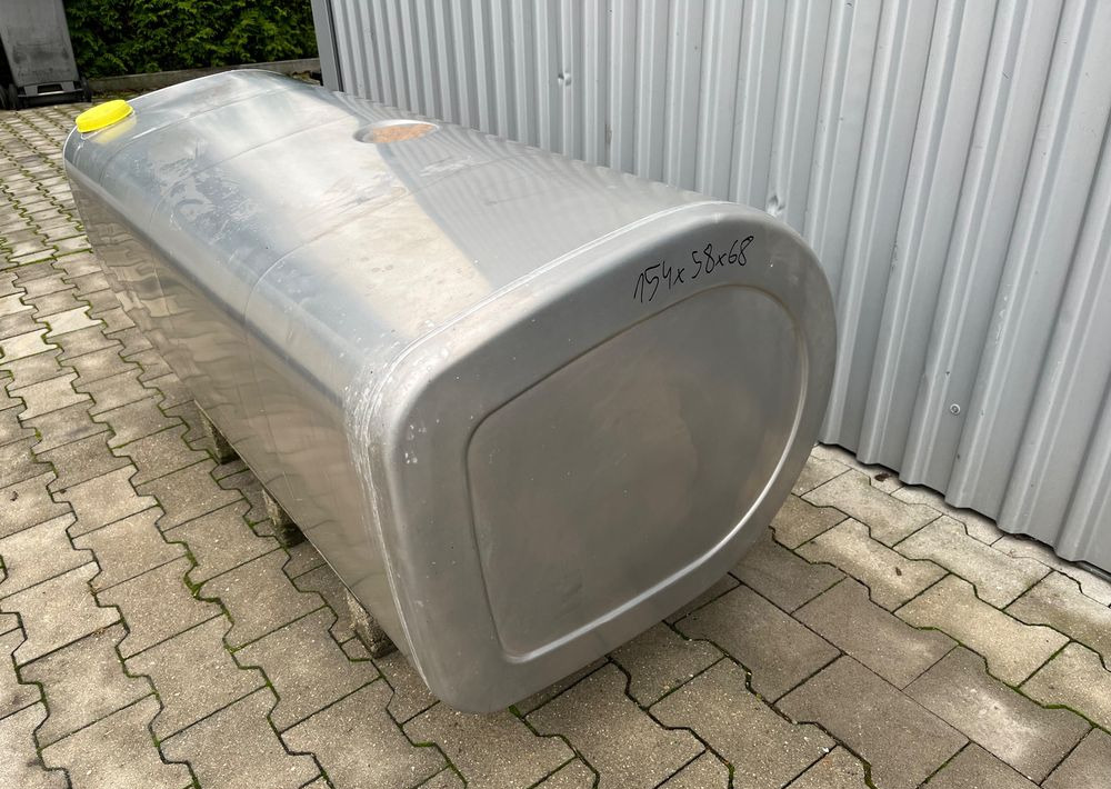 Zbiornik paliwa Volvo FH FM Renault 475 litrów bak low deck - Подготовка топлива для Грузовиков: фото 2 Zbiornik paliwa Volvo FH FM Renault 475 litrów bak low deck - Подготовка топлива для Грузовиков: фото 2