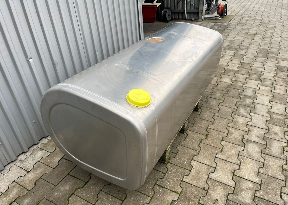 Zbiornik paliwa Volvo FH FM Renault 475 litrów bak low deck - Подготовка топлива для Грузовиков: фото 3 Zbiornik paliwa Volvo FH FM Renault 475 litrów bak low deck - Подготовка топлива для Грузовиков: фото 3